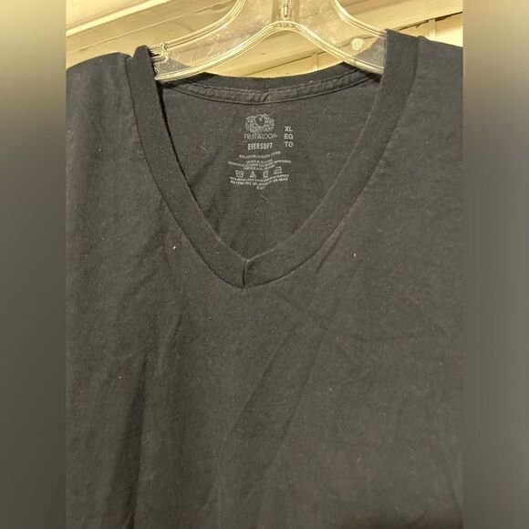 Pre owned Fruit of the Loom V-neck tee - Picture 2 of 5